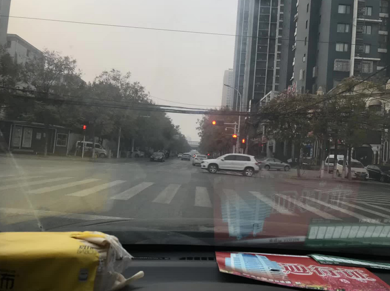 限行第一天！鄭州的早高峰是這個樣子的