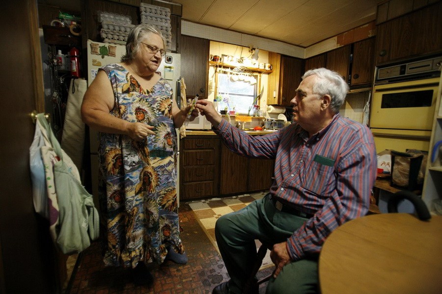 9年前，里克在聽說奧德塞的生活陷入困境后又讓她回來和自己一起住。