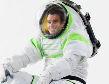 18個保障生命運轉(zhuǎn)系統(tǒng)的背包中只有11個可用，這些背包是用于支持宇航員在開放的宇宙空間中工作使用的，這些不可用的背包使得工作人員對在空間站工作結(jié)束之前的狀況表示擔憂。