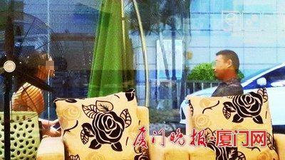 謝某約本報女記者在廈大附近一家咖啡廳見面，侃侃而談