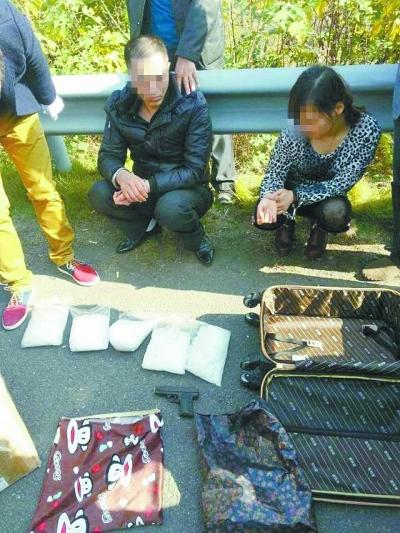 3嫌犯高速路上持槍運毒 民警查獲冰毒和仿真槍
