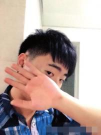 事發(fā)前，小曾發(fā)出一張剛剛剪完短發(fā)的照片。