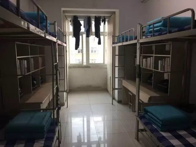 這個(gè)學(xué)校的男生宿舍火了！女同學(xué)都喊著要嫁