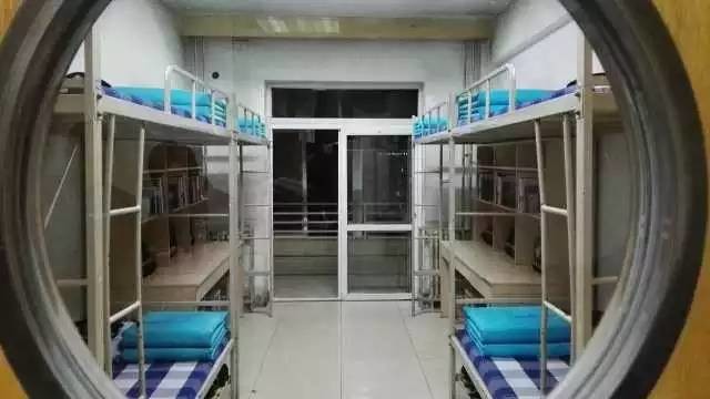 這個(gè)學(xué)校的男生宿舍火了！女同學(xué)都喊著要嫁