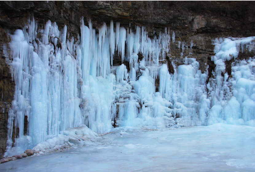 冬天來通天峽看冰掛吧!景區(qū)門票半價優(yōu)惠哦。