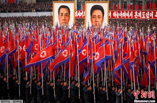 4月20日，包括軍人、公務(wù)員與平壤市民在內(nèi)的朝鮮各界民眾在金日成廣場集會，譴責并發(fā)誓要“消滅”韓國李