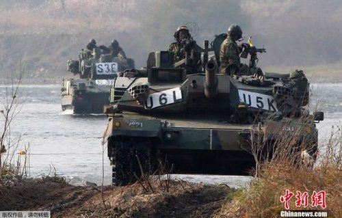 　資料圖：2011年11月2日，韓國軍隊在首爾東南100公里的驪州進行軍事演習。