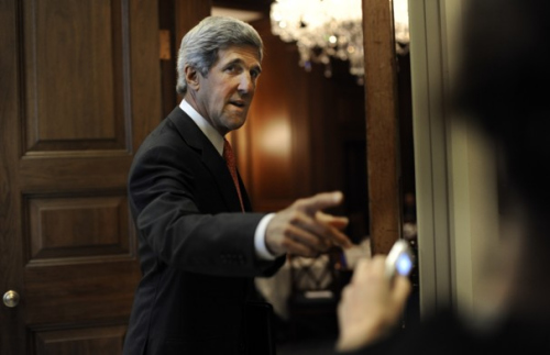 圖為美國參議院外交關(guān)系委員會主席克里（資料圖）
