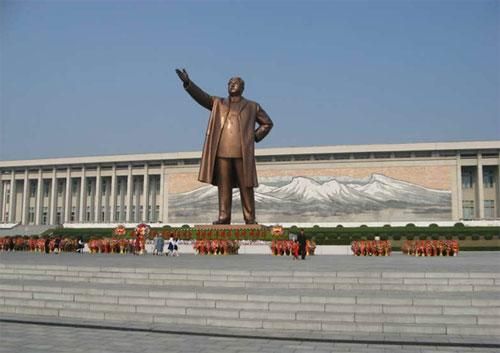 韓國稱或利用導(dǎo)彈對(duì)平壤等大城市的金日成、金正日銅像進(jìn)行精密打擊