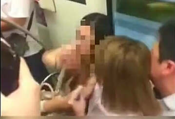 地鐵無(wú)理?yè)屪芭职⒁獭闭塘x相助