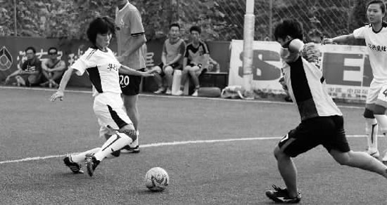 由中國女足曾經(jīng)的后防大將范運杰領(lǐng)銜的運之杰足球俱樂部，本場比賽可謂秀足高超腳法