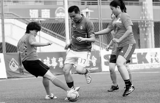 因?yàn)樯眢w條件受限，女足幫只能走技術(shù)流路線