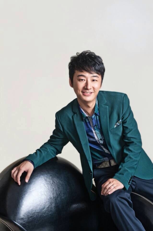 河南人民廣播電臺(tái)、搜狐體育首席特邀足球評(píng)論員深藍(lán)