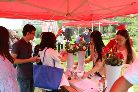 號(hào)牌、玫瑰一個(gè)不能少