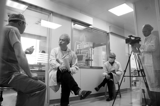 《生死之門(mén)——ICU見(jiàn)證實(shí)錄》拍攝現(xiàn)場(chǎng)