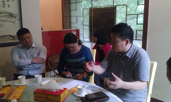 午餐會(huì)議！開(kāi)吃