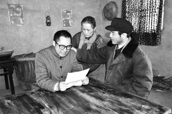 《焦裕祿》拍攝現(xiàn)場，演員穿著冬裝拍戲