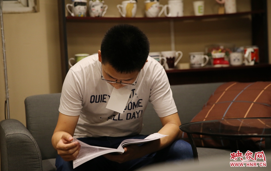 楊栗，22歲，某大學(xué)大三學(xué)生：喜歡這種看書的環(huán)境。