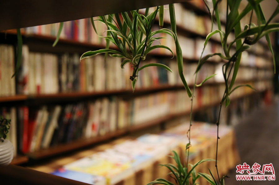 書店內(nèi)的裝飾。