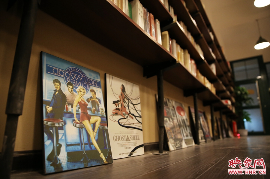 書店內(nèi)的書。