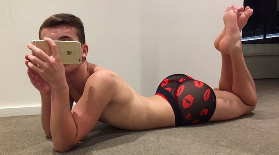 媲美卡戴珊！美少年性感肥臀兜不住