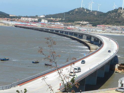 山東首座海島跨海大橋建成通車。（資料圖）