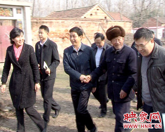 金冬江、李萬(wàn)順、吳文立一行赴正陽(yáng)縣慰問(wèn)